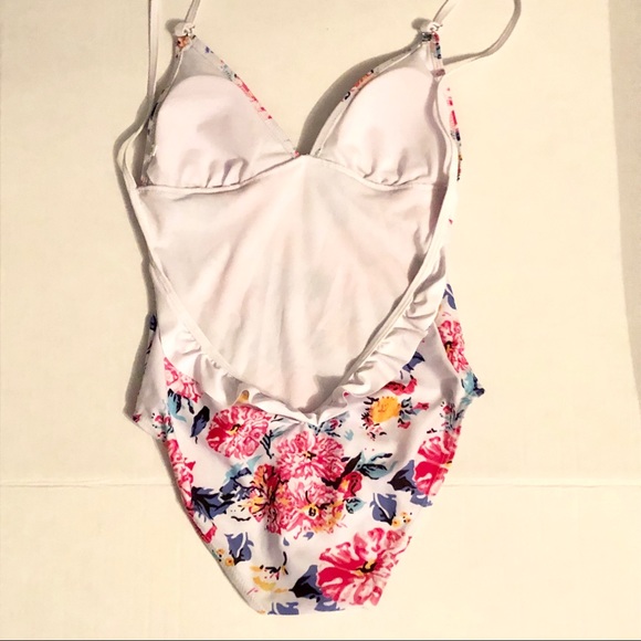 One piece swimsuit - Picture 4 of 4